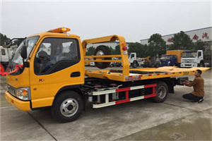 宁都哪里有拖车服务